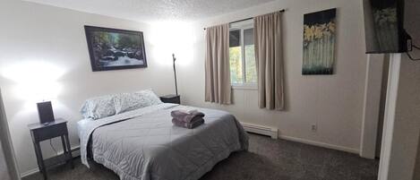 3 chambres, fer et planche à repasser, Wi-Fi gratuit, draps fournis