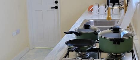 Microondas, placa de cocina