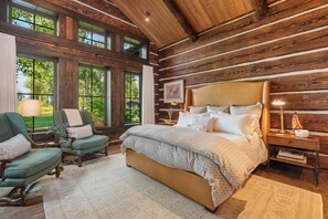 9 bedrooms, desk, iron/ironing board, free WiFi