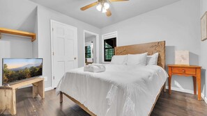 House (3 Bedrooms) | Interior - Lakeside Cabin w/ Hot Tub, Fireplace Near Dollywood & Trails Smoky Shores Retreat by Avantstay (Sevierville)