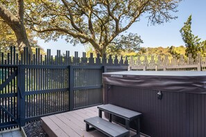 مغطس سبا خارجي