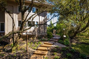 المنطقة المحيطة بالمنشأة