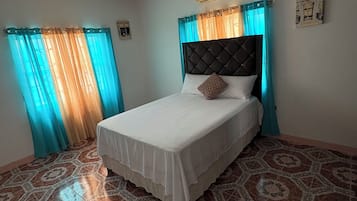 2 bedrooms, iron/ironing board, bed sheets