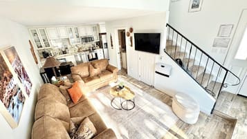 Smart-TV, Kamin, BĂŒcher