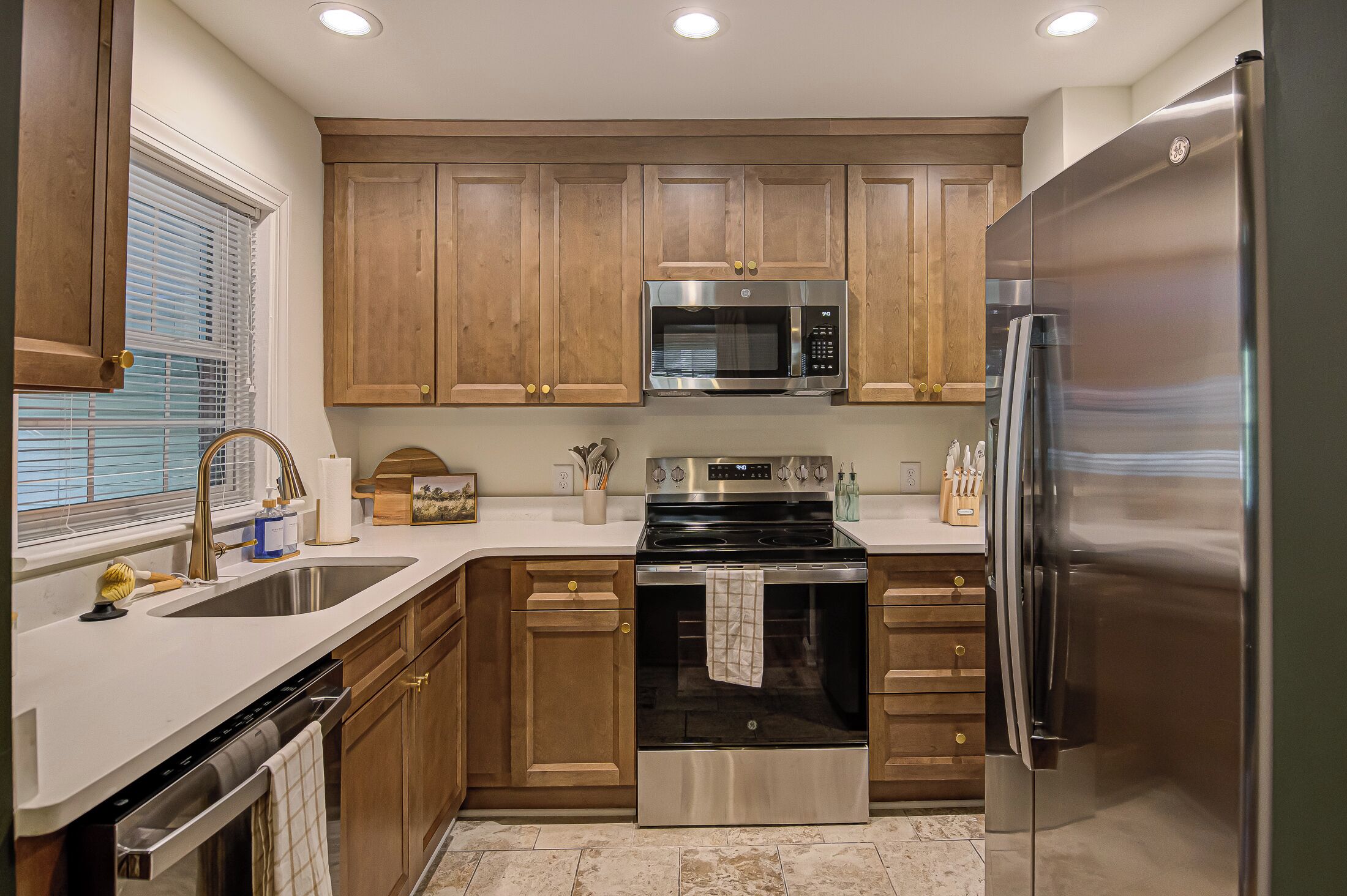 Mikrowelle, Ofen, Herdplatte, Geschirrspüler