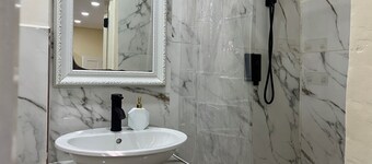 Charming 1-bedroom apartment in pleasant Saint George's with AC