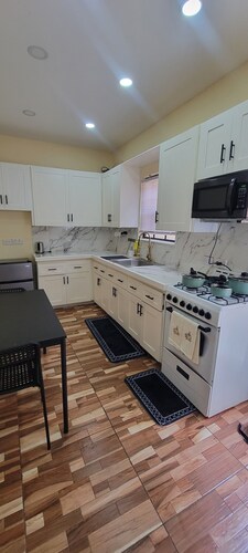 Charming 1-bedroom apartment in pleasant Saint George's with AC