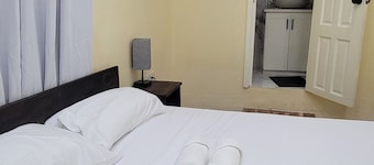Charming 1-bedroom apartment in pleasant Saint George's with AC
