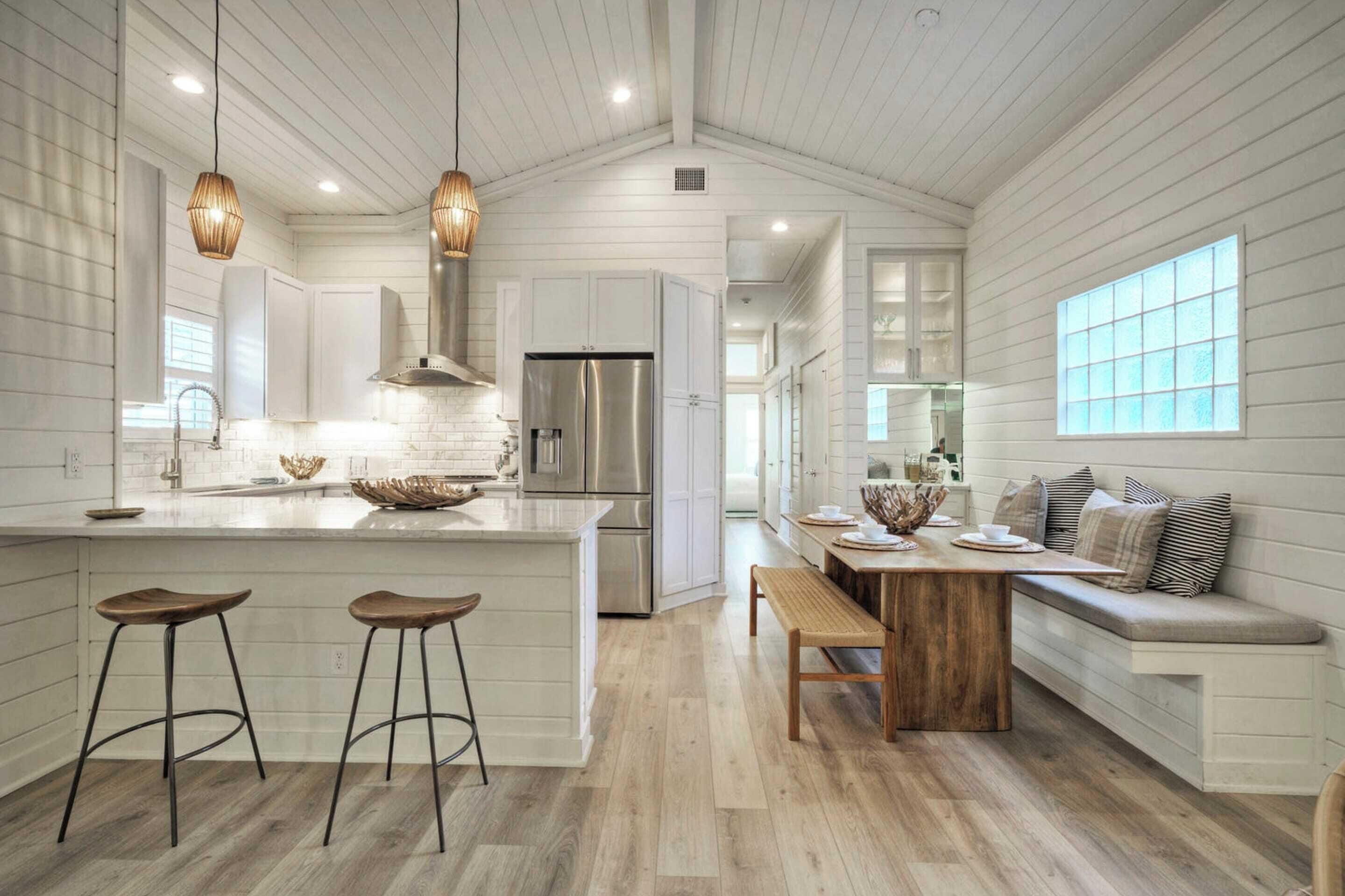 House (6 Bedrooms) | Interior