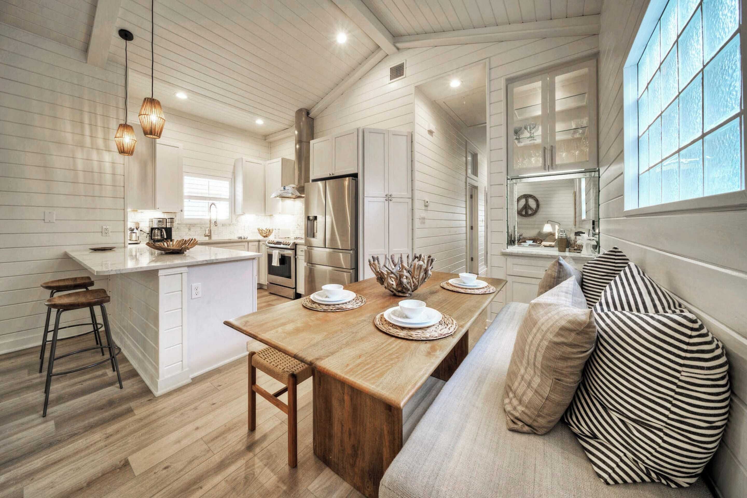 House (6 Bedrooms) | Interior