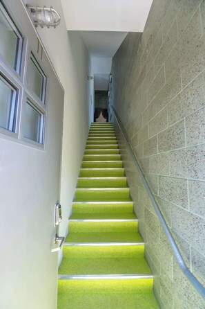 المنشأة من الداخل