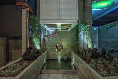 Hotel Narcissus - Room 6