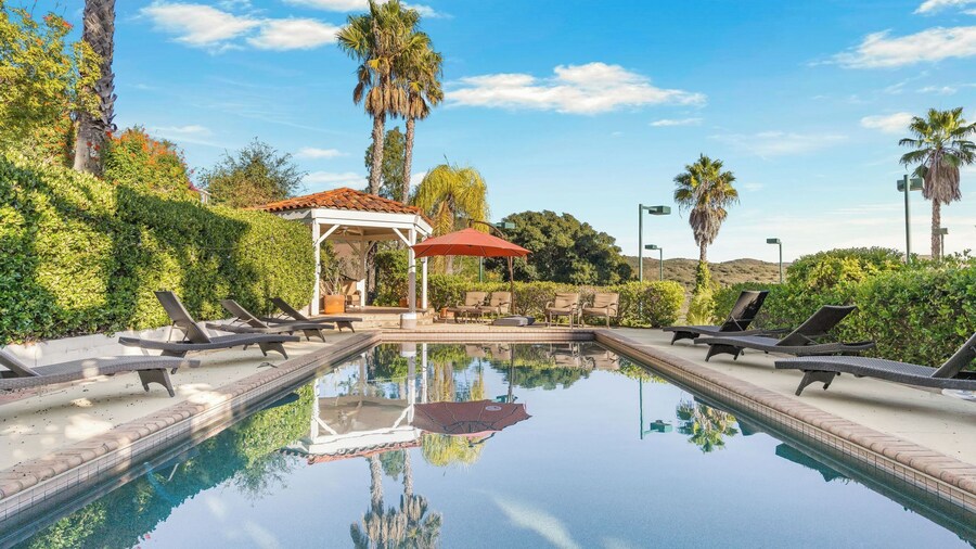 Resort-style Estate w/ Pool, Game Room & Tennis Court Near Wineries The Tennis Ranch by Avantstay