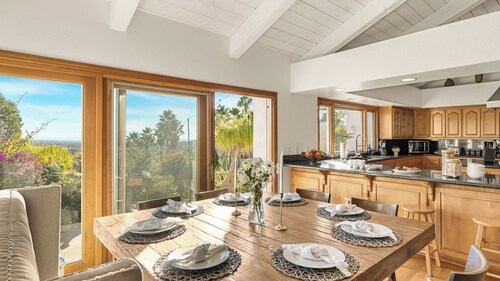 Resort-style Estate w/ Pool, Game Room & Tennis Court Near Wineries The Tennis Ranch by Avantstay