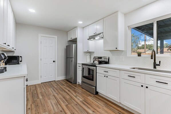 Microwave, oven, stovetop, dishwasher