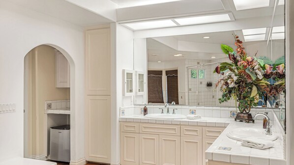House (Multiple Bedrooms) | Interior