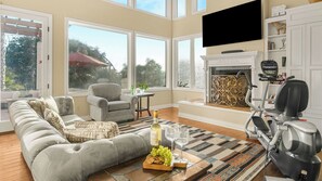 Interior - Private Pool, Hot Tub & Fire Pit Near Encinitas The Ranch by Avantstay (Escondido)