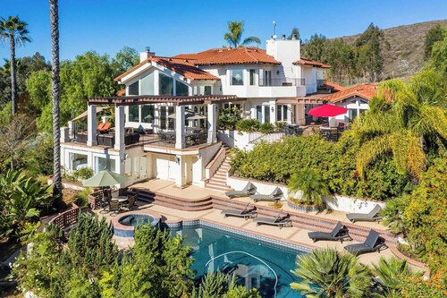Two Estates w/ Pools, Hot Tubs, Game Rooms, Valley Views & Tennis Court Near Beaches & Wineries