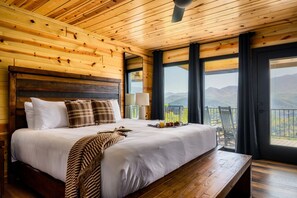 5 bedrooms, desk, iron/ironing board, travel cot