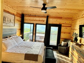 6 bedrooms, desk, iron/ironing board, travel crib