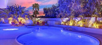 Sunset Royale - The Ultimate Vegas Getaway