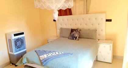 Rhythm of local life 2-bedroom apartment with AC in Livingstone