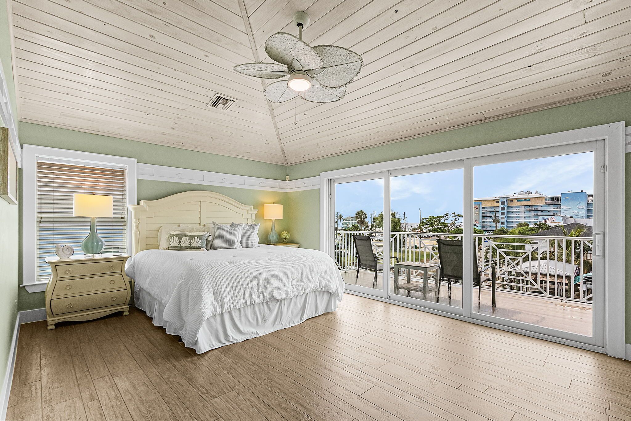 5 Schlafzimmer, Bügeleisen/Bügelbrett, kostenloses WLAN, Bettwäsche