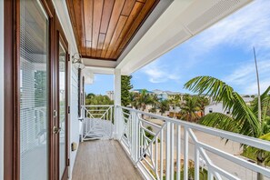 Terrace/patio - 571 Seabatical: Canal Front With Pool! (Fort Myers Beach)