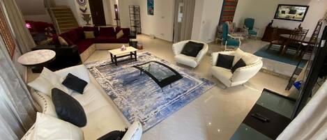 Télévision, cheminée