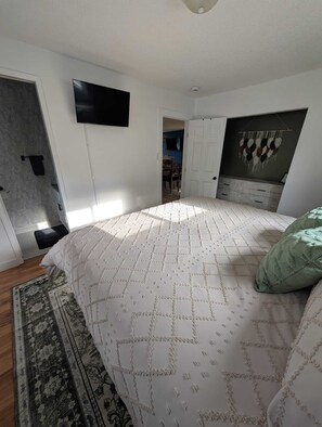2 dormitorios, tabla de planchar con plancha, wifi gratis y ropa de cama