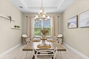 Dining - Charming, Comfort and Relaxation Await! - Casa Bella - Roelens (Cape Coral)