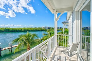 Property grounds - Sunset Tides - Luxury Waterfront Pool Home, 30' Dock (Marathon)