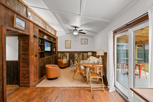 Delightful 2-bedroom cottage in charming Georgetown