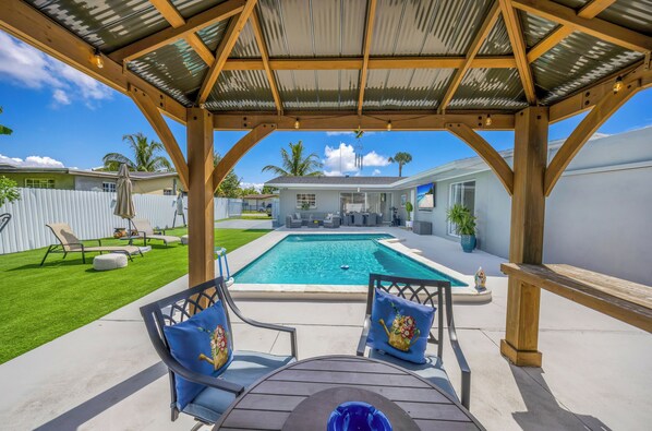 Outdoor pool, a heated pool