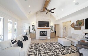 TV, fireplace