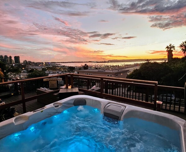 Outdoor spa tub
