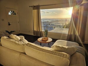 Interior - Skyline Hot Tub Deck • Harbor Views, Sleeps 8 (San Diego)