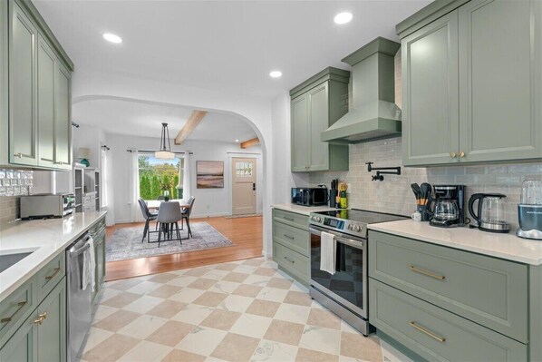 Microwave, oven, stovetop, dishwasher