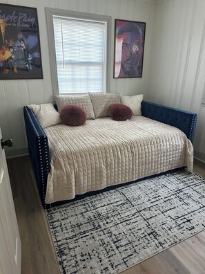 3 chambres, fer et planche à repasser, Wi-Fi, draps fournis