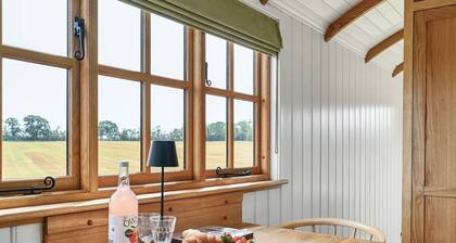 Pelsham View - sleeps 2 guests in 1 bedroom