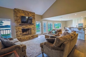 TV, fireplace