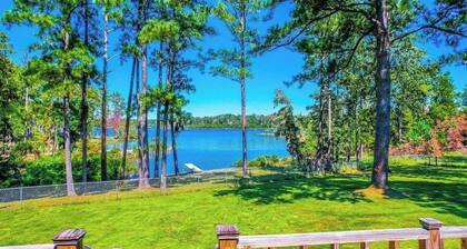 Waterfront Cove 3 bed, 3 bath, jacuzzi tub, screened sunroom, deck,fireplace