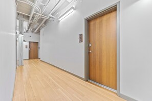 Interior - Huge DT Loft, Sofa Bed & Wi-Fi (Cleveland)
