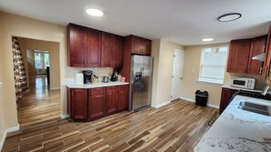Private kitchen - The Drift Lodge- Near the Bay, Casinos and Boardwalk (Atlantic City)