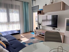 TV - Villa Amalia 68: Top floor with solarium (Torrevieja)