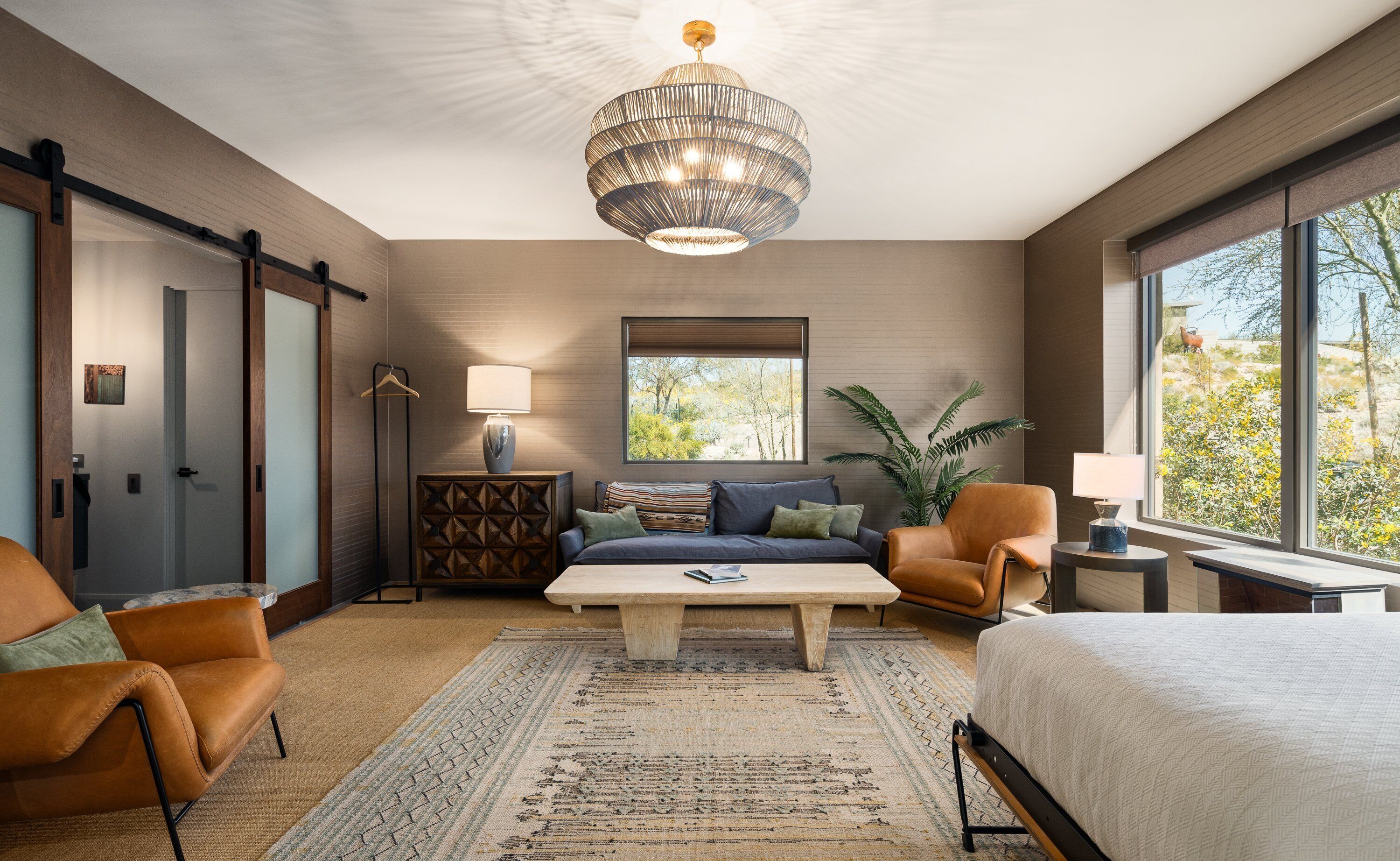 10 Schlafzimmer, Schreibtisch, Bügeleisen/Bügelbrett, Reisekinderbett