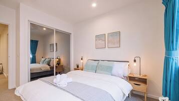 2 bedrooms, iron/ironing board, WiFi, bed sheets