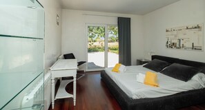 4 Schlafzimmer, Bügeleisen/Bügelbrett, Internetzugang, Bettwäsche