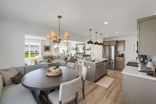  Brand New, End Unit Townhome with finished basement, close to Beaver Stadium!