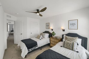 3 slaapkamers, een strijkplank/strijkijzer, gratis wifi, beddengoed